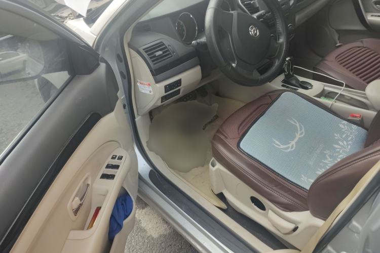 Used Dongfeng Aeolus A60 2016 1.6L Automatic Luxury Model Driver Seat