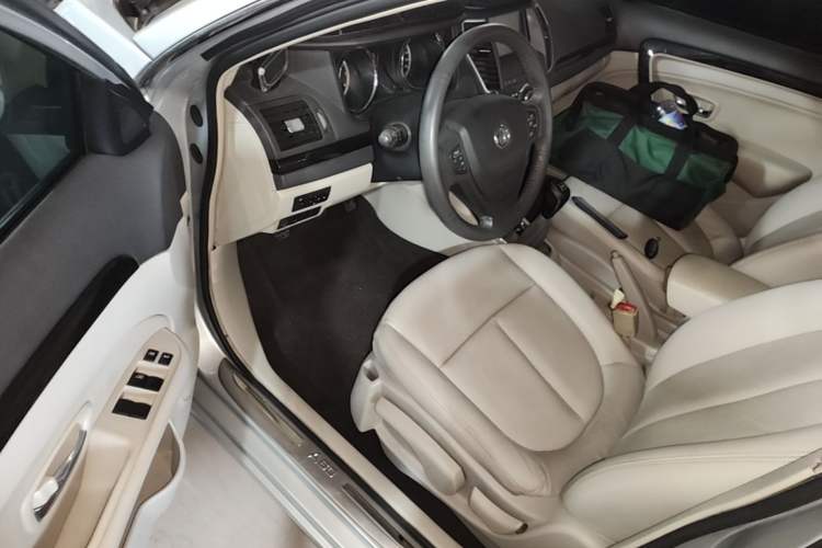 Used Dongfeng Aeolus A60 2016 1.5L Manual Luxury Version Driver Seat