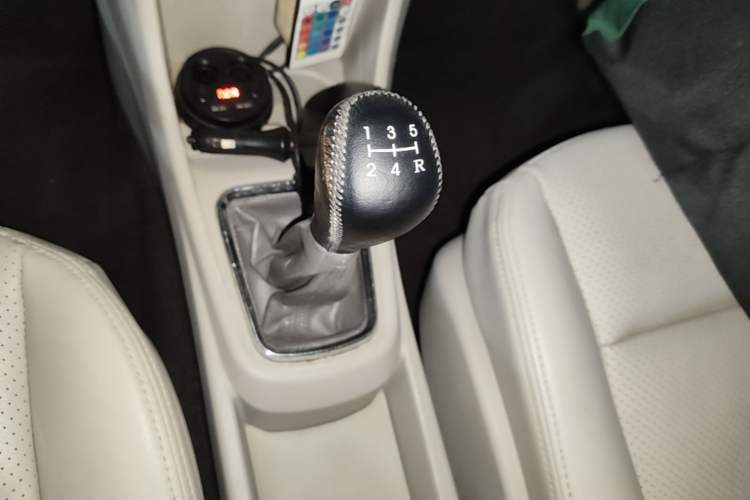 Used Dongfeng Aeolus A60 2016 1.5L Manual Luxury Version Gear Lever