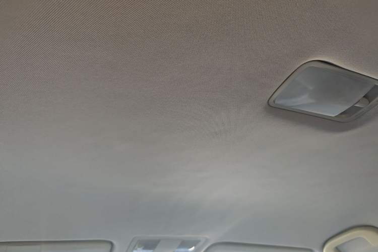 Used Dongfeng Aeolus A60 2016 1.6L Automatic Luxury Model Headliner