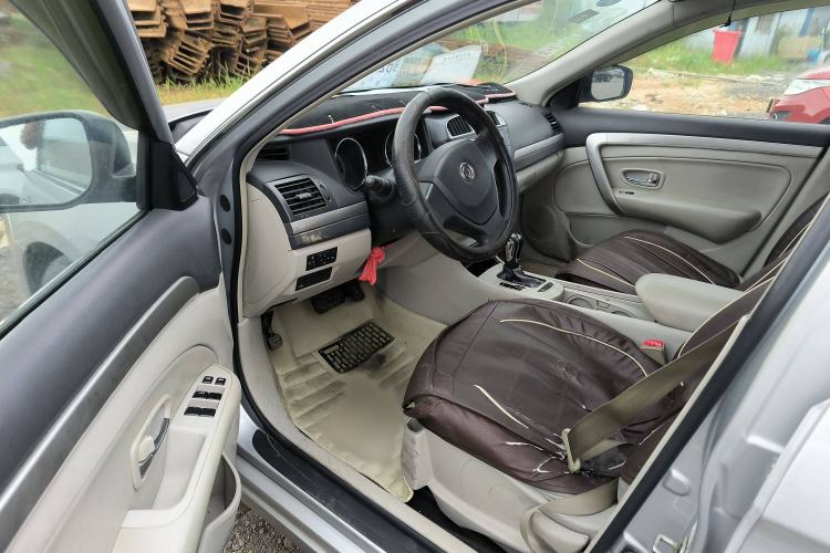 Used Dongfeng Aeolus A60 2016 1.5L Automatic Luxury Version Interior 2