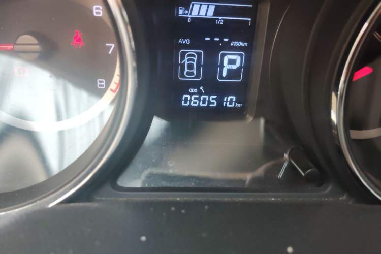 Used Dongfeng Aeolus A60 2016 1.6L Automatic Luxury Model Odometer Close Up