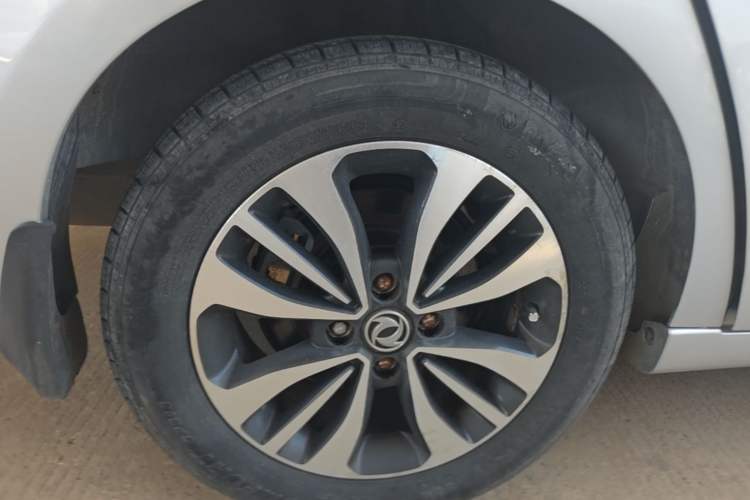 Used Dongfeng Aeolus A60 2016 1.6L Automatic Luxury Model Right Rear Wheel Hub