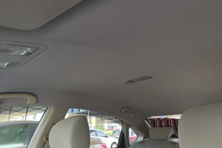 Used Dongfeng Aeolus A60 2016 1.6L Automatic Luxury Model Roof
