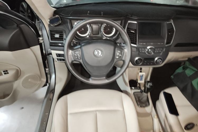 Used Dongfeng Aeolus A60 2016 1.5L Manual Luxury Version Steering Wheel