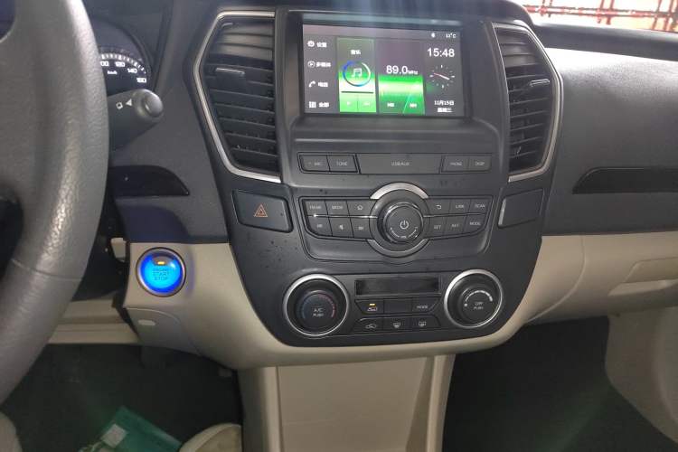 Used Dongfeng Aeolus A60 2016 1.5L Manual Luxury Version Audio And AC Panel