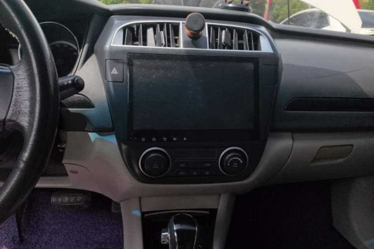 Used Dongfeng Aeolus A60 2016 1.6L Automatic Luxury Model Audio And AC Panel