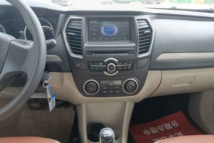 Used Dongfeng Aeolus A60 2016 1.5L Manual Luxury Model Audio And AC Panel