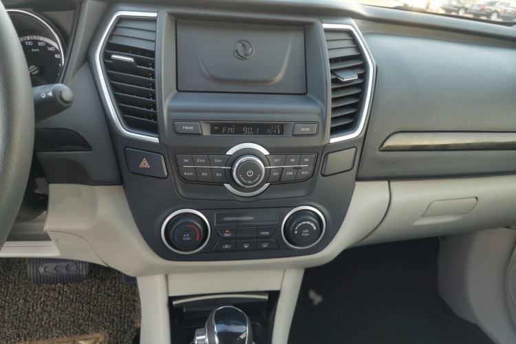 Used Dongfeng Aeolus A60 2016 1.6L Automatic Luxury Model Audio And AC Panel