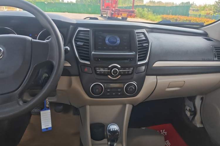 Used Dongfeng Aeolus A60 2016 1.5L Manual Luxury Model Audio And AC Panel