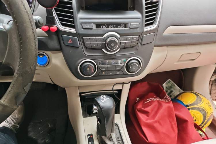 Used Dongfeng Aeolus A60 2016 1.5L Automatic Luxury Version Audio And AC Panel