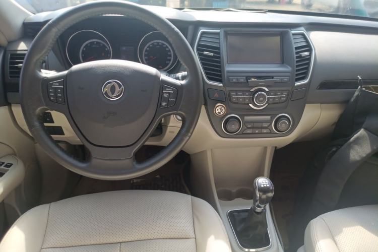 Used Dongfeng Aeolus A60 2016 1.5L Manual Luxury Version Center Console