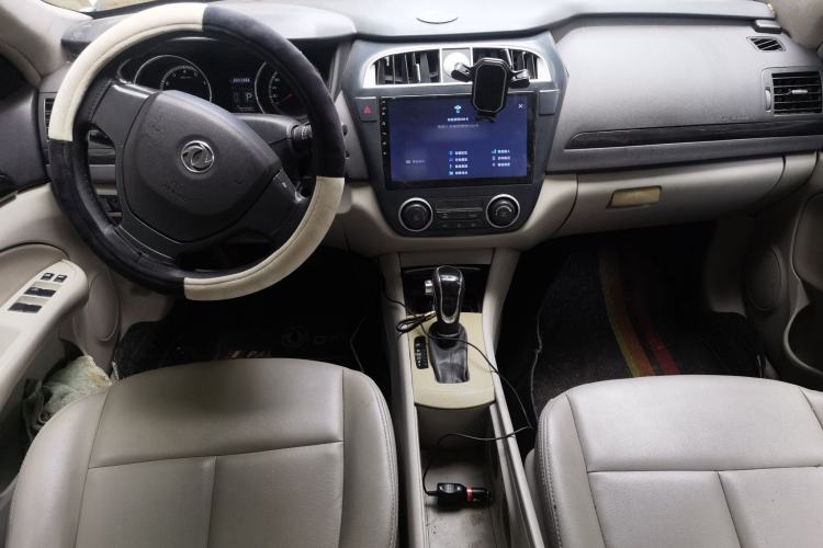 Used Dongfeng Aeolus A60 2016 1.6L Automatic Luxury Model Center Console