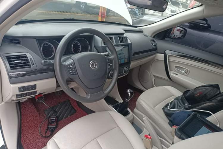 Used Dongfeng Aeolus A60 2016 1.5L Manual Luxury Version Center Console