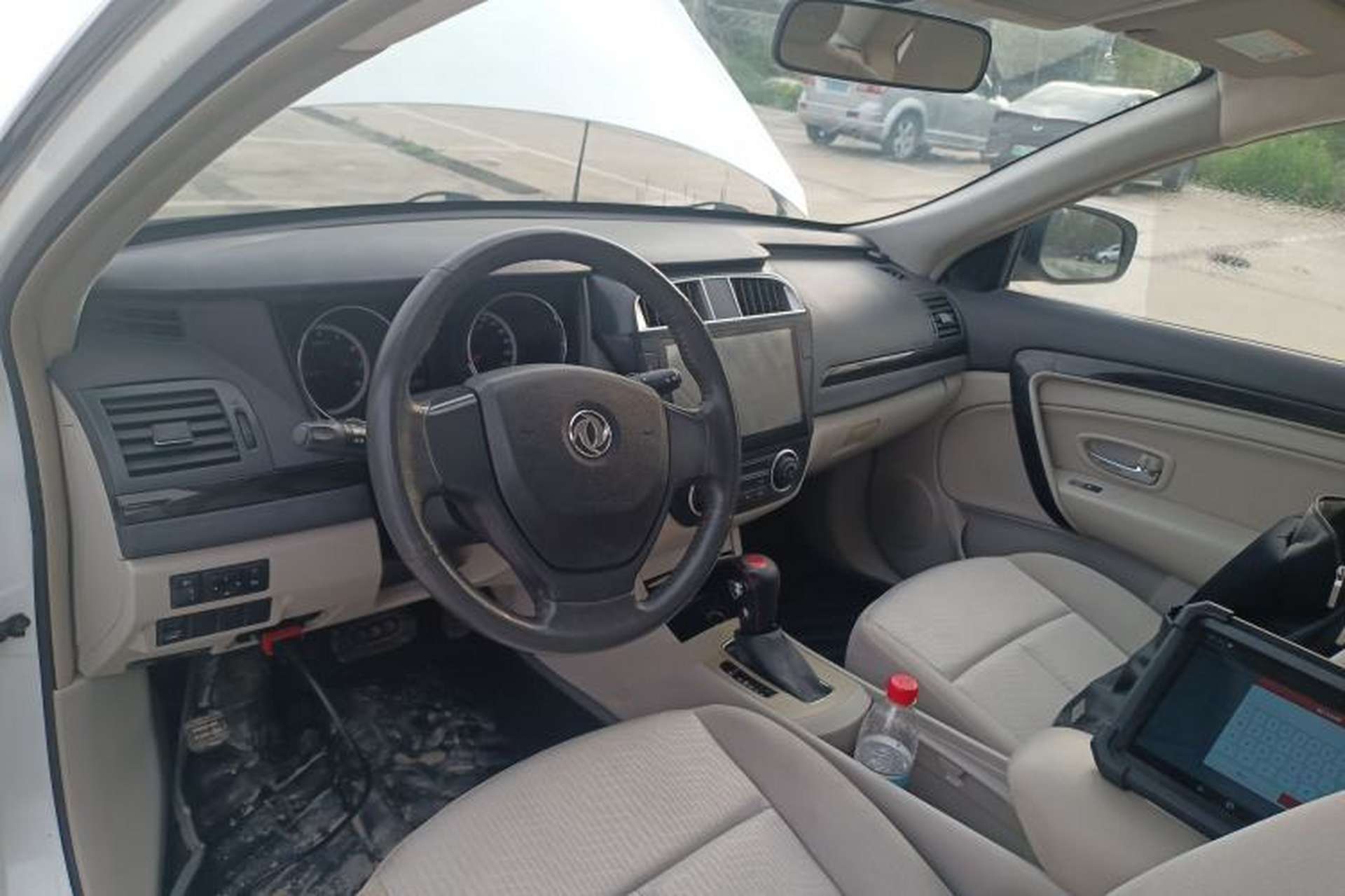 Used Dongfeng Aeolus A60 2016 1.6L Automatic Luxury Model Center Console
