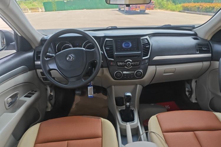 Used Dongfeng Aeolus A60 2016 1.5L Manual Luxury Model Center Console