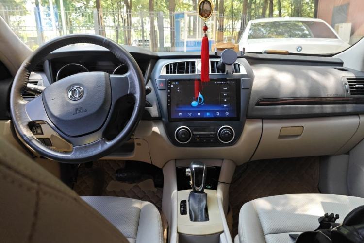 Used Dongfeng Aeolus A60 2016 1.6L Automatic Luxury Model Center Console