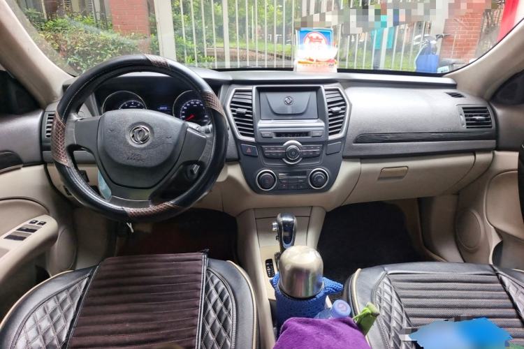 Used Dongfeng Aeolus A60 2016 1.6L Automatic Luxury Model Center Console