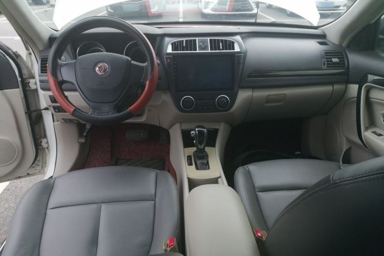 Used Dongfeng Aeolus A60 2016 1.6L Automatic Luxury Model Center Console