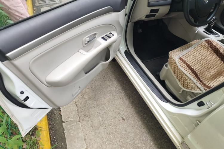 Used Dongfeng Aeolus A60 2016 1.5L Automatic Luxury Version Driver Seat