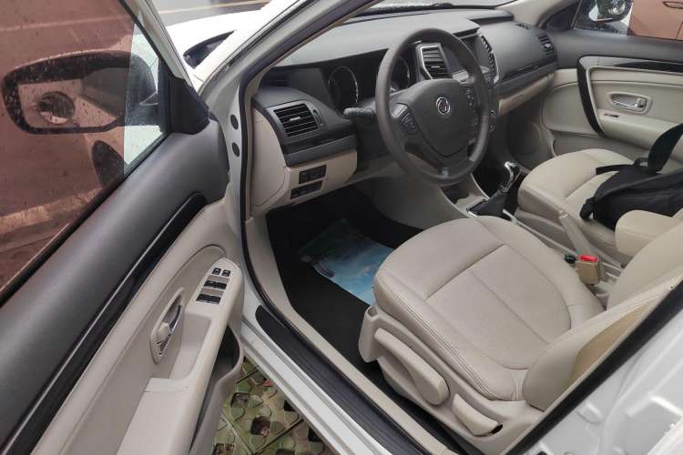Used Dongfeng Aeolus A60 2016 1.5L Manual Luxury Version Driver Seat