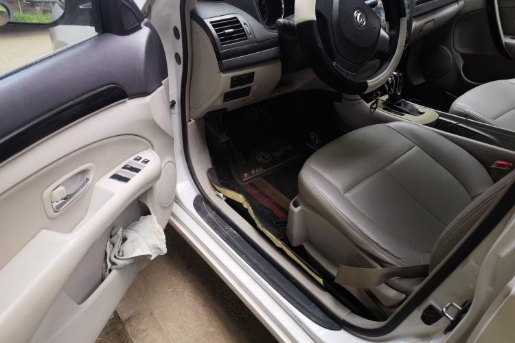 Used Dongfeng Aeolus A60 2016 1.6L Automatic Luxury Model Driver Seat