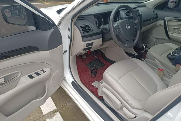 Used Dongfeng Aeolus A60 2016 1.5L Manual Luxury Version Driver Seat