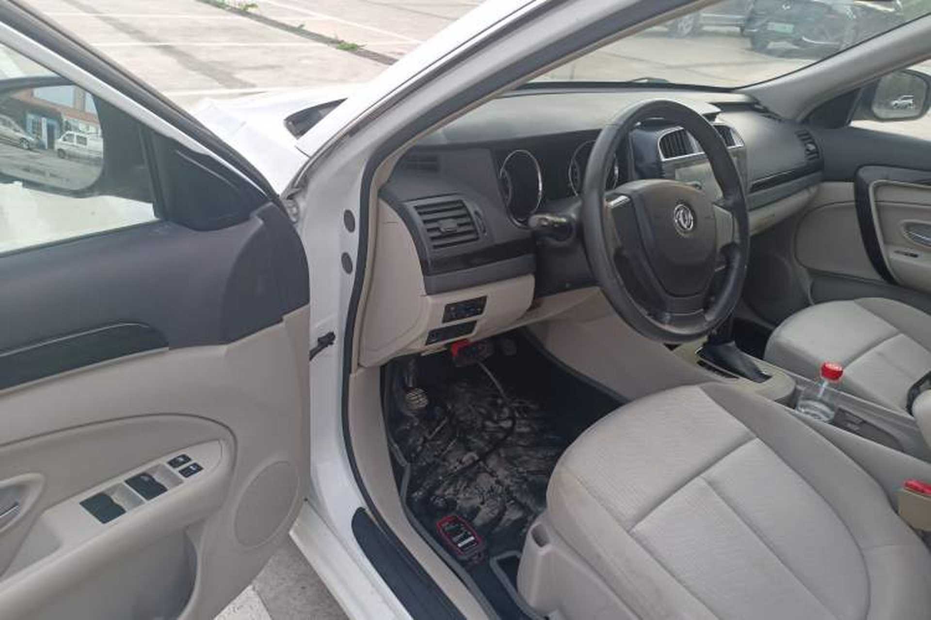 Used Dongfeng Aeolus A60 2016 1.6L Automatic Luxury Model Driver Seat
