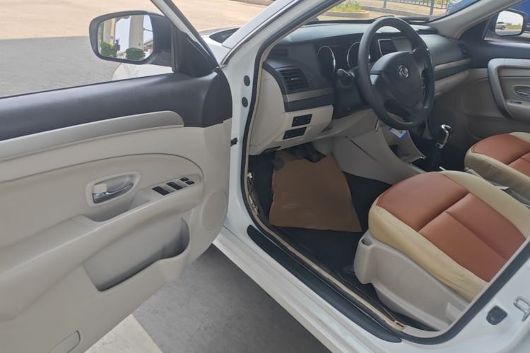 Used Dongfeng Aeolus A60 2016 1.5L Manual Luxury Model Driver Seat