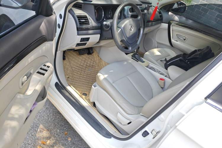 Used Dongfeng Aeolus A60 2016 1.6L Automatic Luxury Model Driver Seat