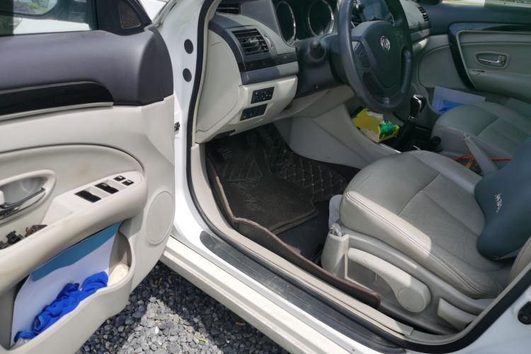 Used Dongfeng Aeolus A60 2016 1.5L Manual Luxury Version Driver Seat