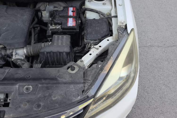 Used Dongfeng Aeolus A60 2016 1.5L Manual Luxury Model Engine Bay Left