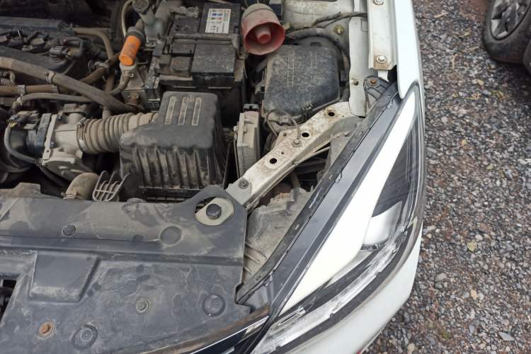 Used Dongfeng Aeolus A60 2016 1.5L Manual Luxury Model Engine Bay Left
