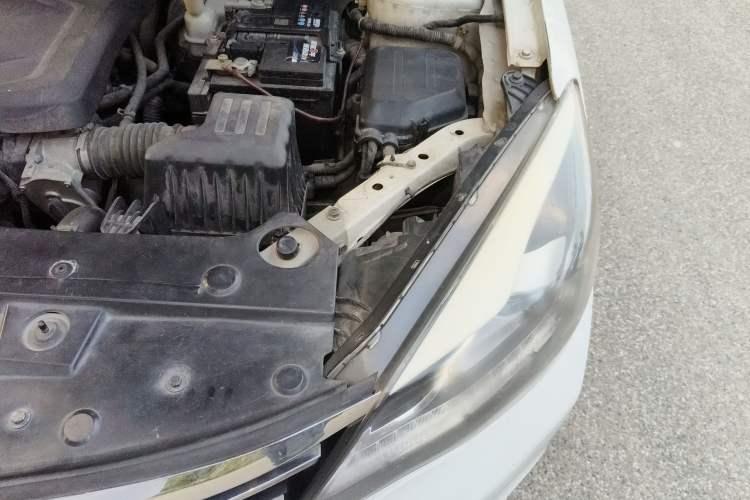 Used Dongfeng Aeolus A60 2016 1.5L Manual Luxury Model Engine Bay Left