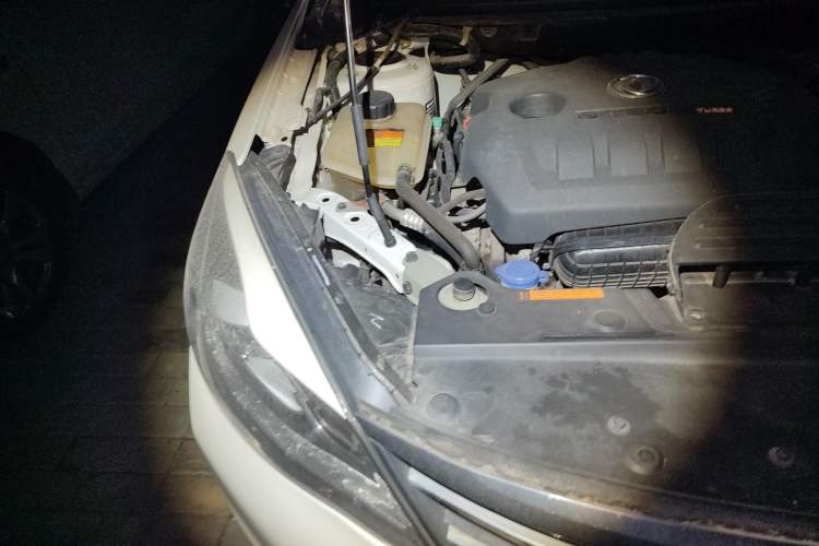 Used Dongfeng Aeolus A60 2016 1.4T Manual Luxury Model Engine Bay Right