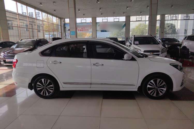 Used Dongfeng Aeolus A60 2016 1.6L Automatic Luxury Model Exterior 2