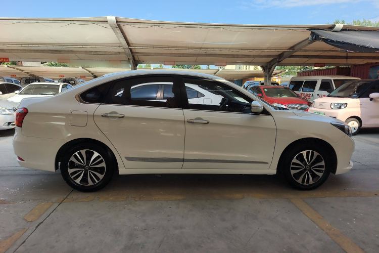 Used Dongfeng Aeolus A60 2016 1.6L Automatic Luxury Model Exterior 2