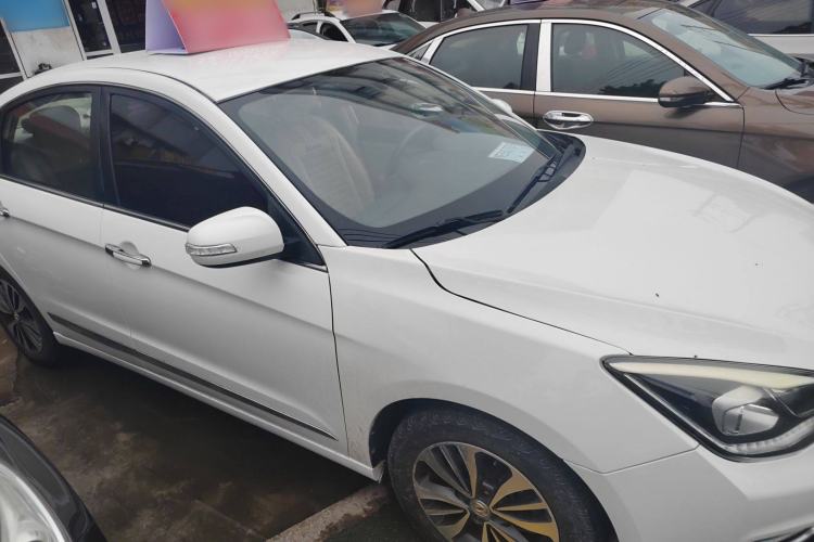Used Dongfeng Aeolus A60 2016 1.6L Automatic Luxury Model Exterior 2