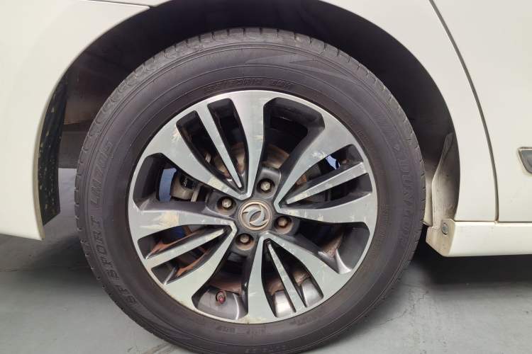 Used Dongfeng Aeolus A60 2016 1.6L Automatic Luxury Model Exterior 6