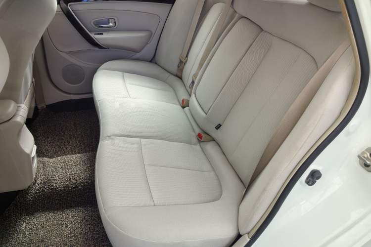 Used Dongfeng Aeolus A60 2016 1.6L Automatic Luxury Model Exterior 7