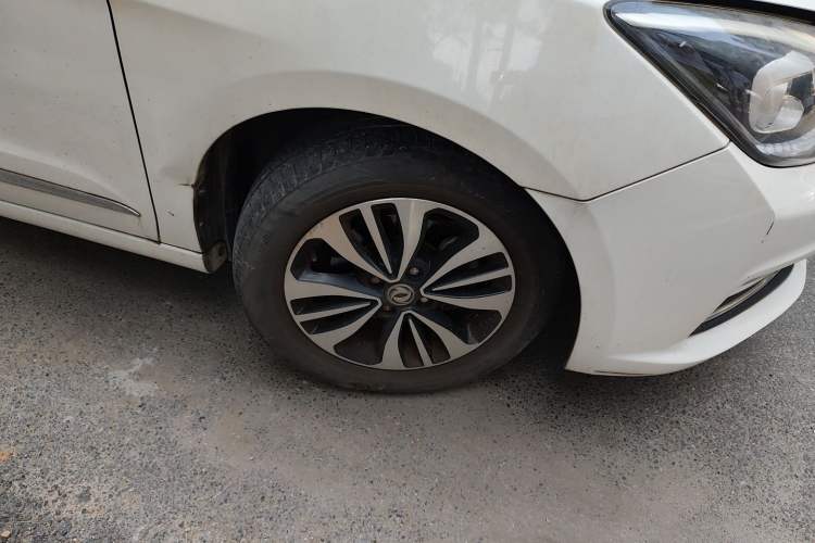 Used Dongfeng Aeolus A60 2016 1.6L Automatic Luxury Model Exterior 7