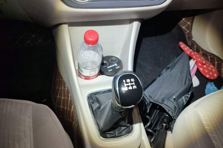 Used Dongfeng Aeolus A60 2016 1.4T Manual Luxury Model Gear Lever