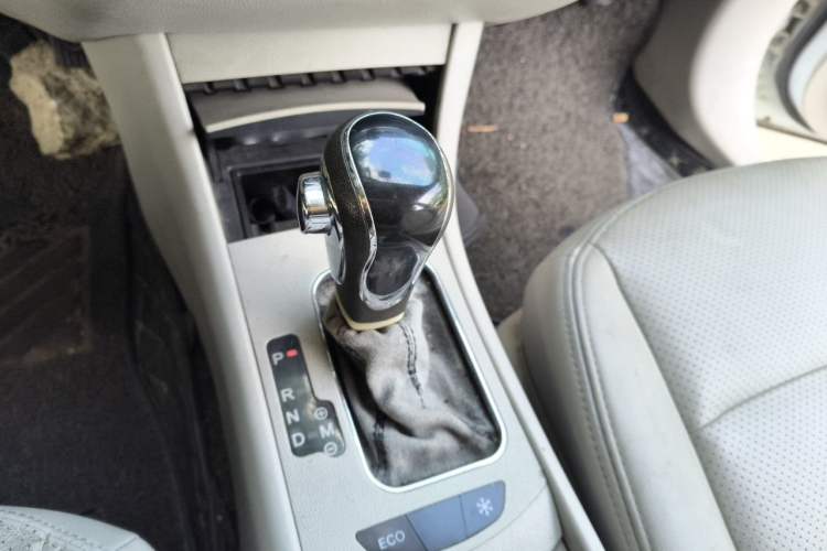 Used Dongfeng Aeolus A60 2016 1.5L Automatic Luxury Version Gear Lever