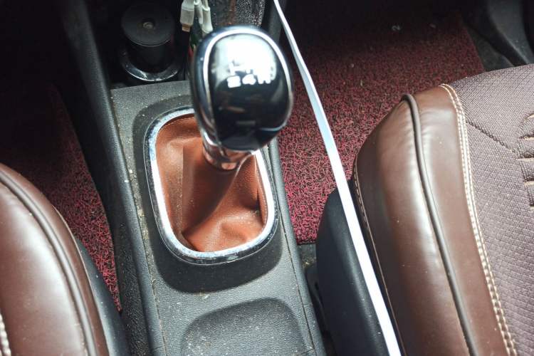Used Dongfeng Aeolus A60 2016 1.5L Manual Luxury Model Gear Lever