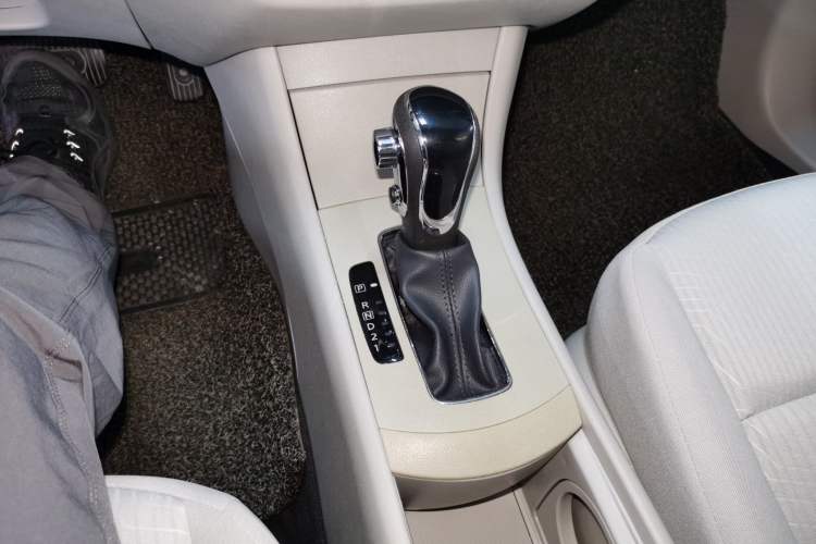Used Dongfeng Aeolus A60 2016 1.6L Automatic Luxury Model Gear Lever