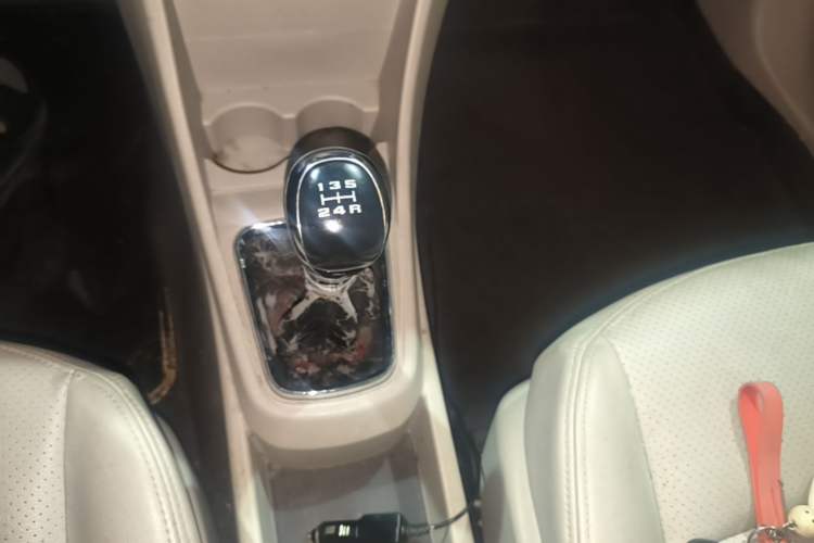 Used Dongfeng Aeolus A60 2016 1.5L Manual Luxury Version Gear Lever