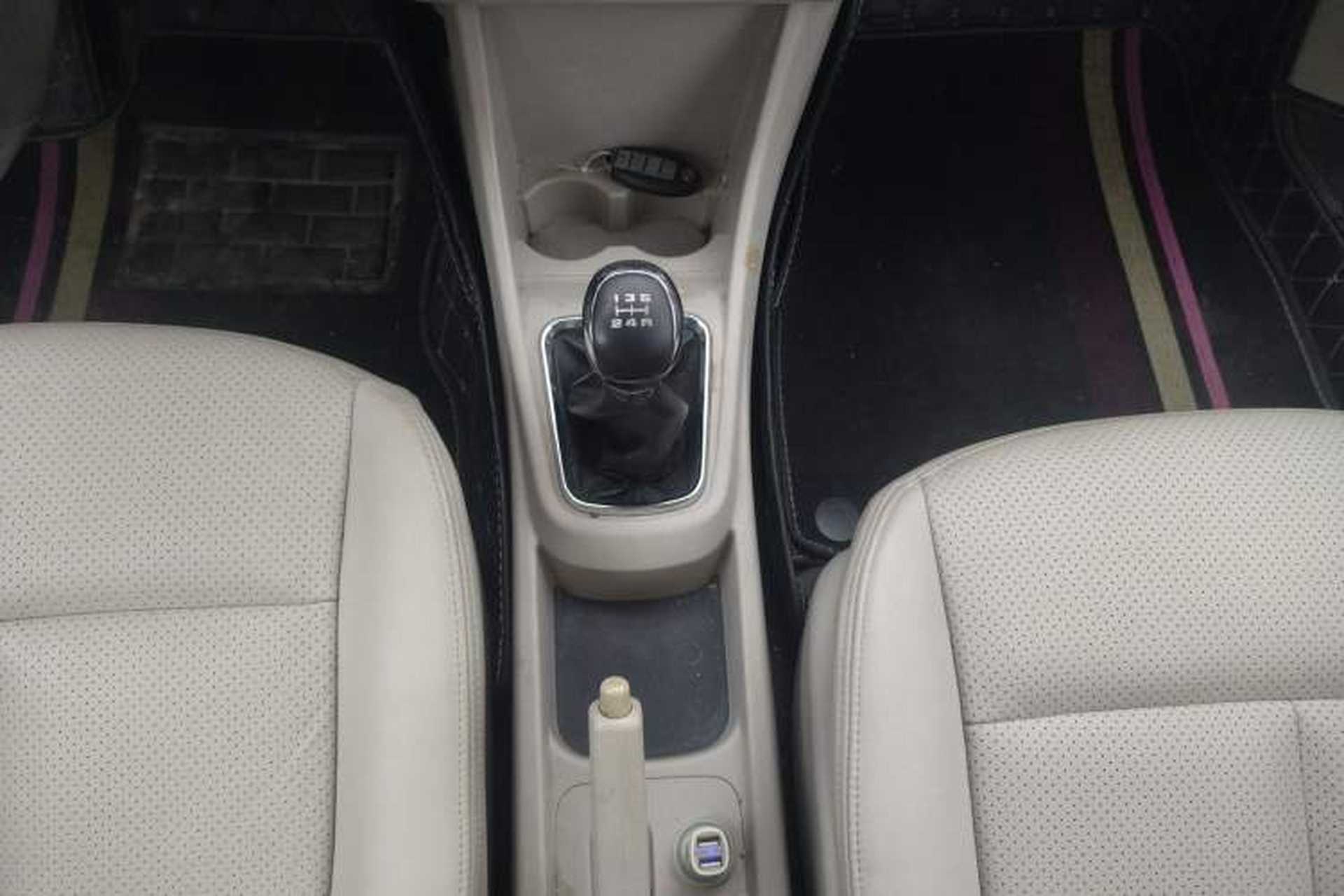 Used Dongfeng Aeolus A60 2016 1.4T Manual Luxury Model Gear Lever