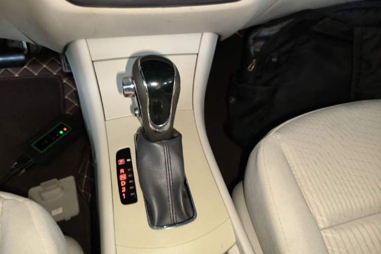Used Dongfeng Aeolus A60 2016 1.6L Automatic Luxury Model Gear Lever