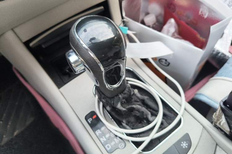 Used Dongfeng Aeolus A60 2016 1.5L Automatic Luxury Version Gear Lever
