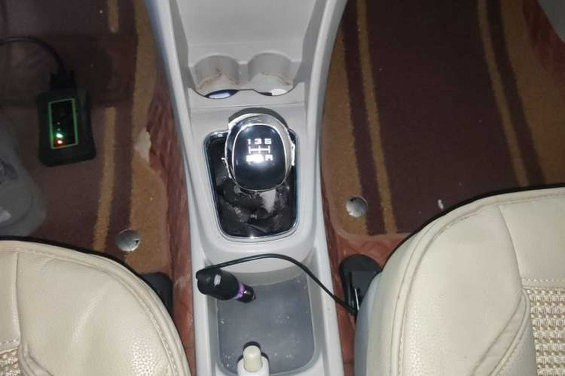 Used Dongfeng Aeolus A60 2016 1.4T Manual Luxury Model Gear Lever